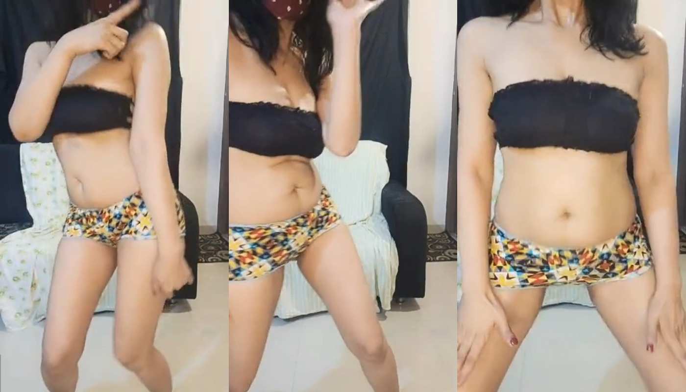 Super Sexy Girl Dancing Nude in Tango Live