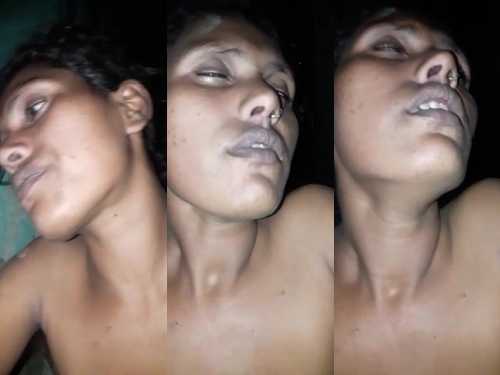 Village Girl Land Ke Upar Kudnelagi