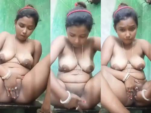 Young and unsatisfied odia Bhabhi bathroom fingering Sex mms