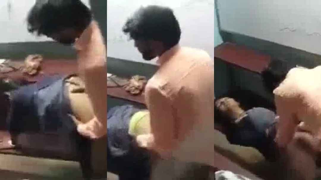 Teacher Ne Student Ko Khali Class Mein Doggy Style Se Choda