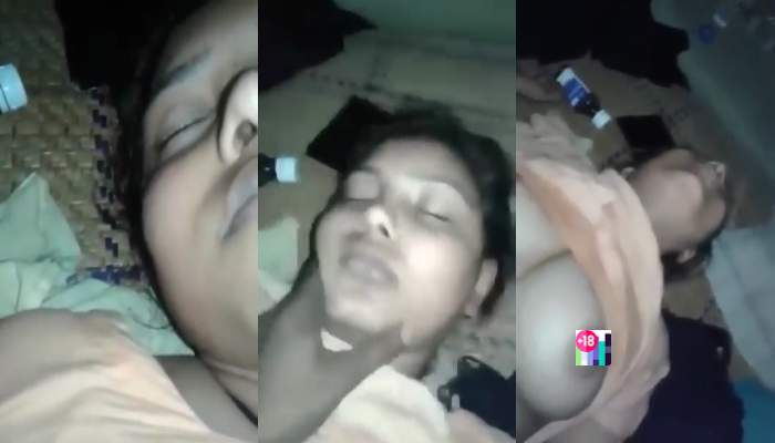 Soti Hui Girlfriend Ko Chodta Ladka