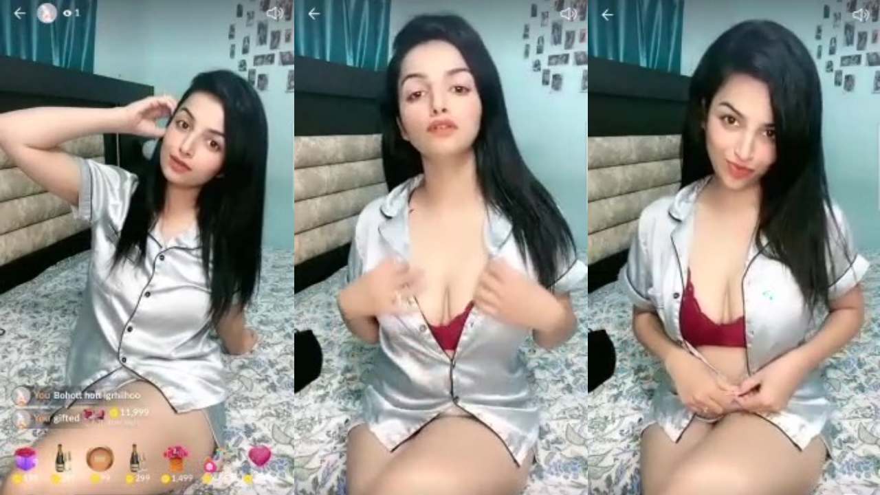 Simran Flashing Nipples & Teasing on Exclusive Private Tango Live