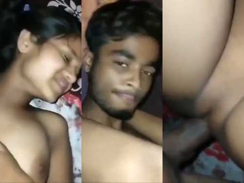 Guwahati girl Chikte huia sex kiya Boyfriend ke sath with chikni chut