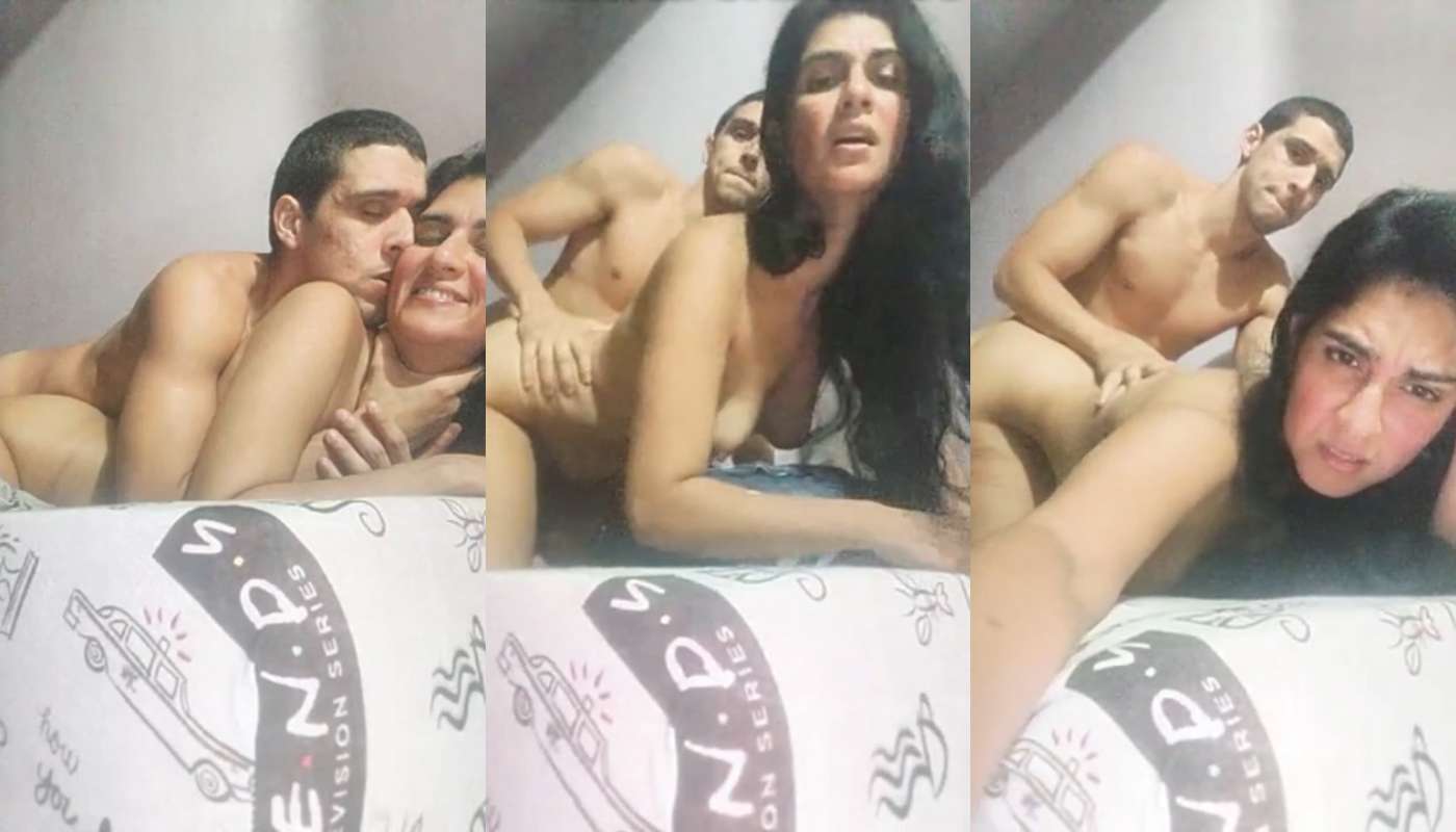 Desi Cute Delhi Girlfriend Ko Letake Piche Se Aur Ghori Banke Hotel Main Pela Lover Ne