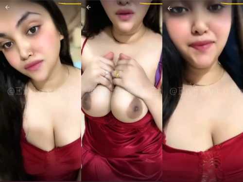 Tango Girl Haniya Boobs Out for Viewers